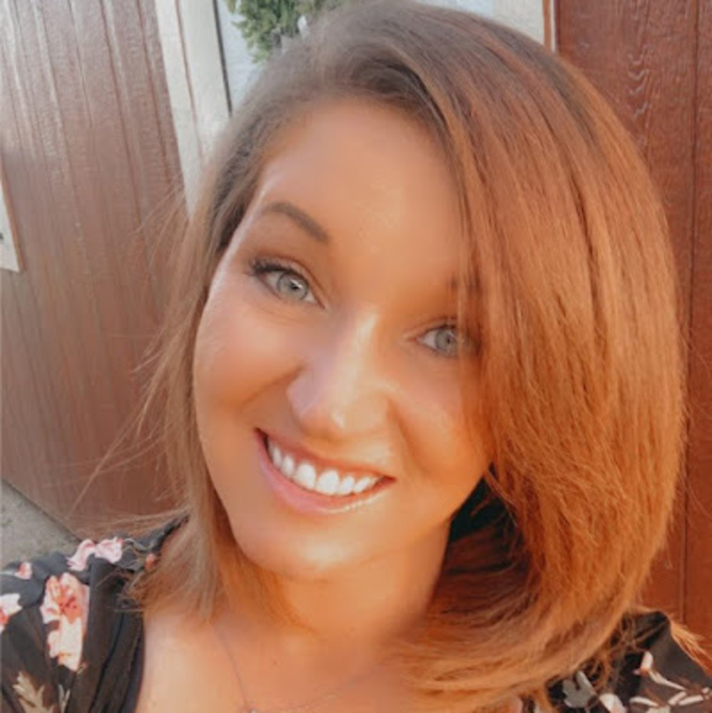 Meet your Posher, Lora